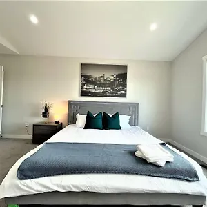  Holiday home Luxury Retreat For Large Groups