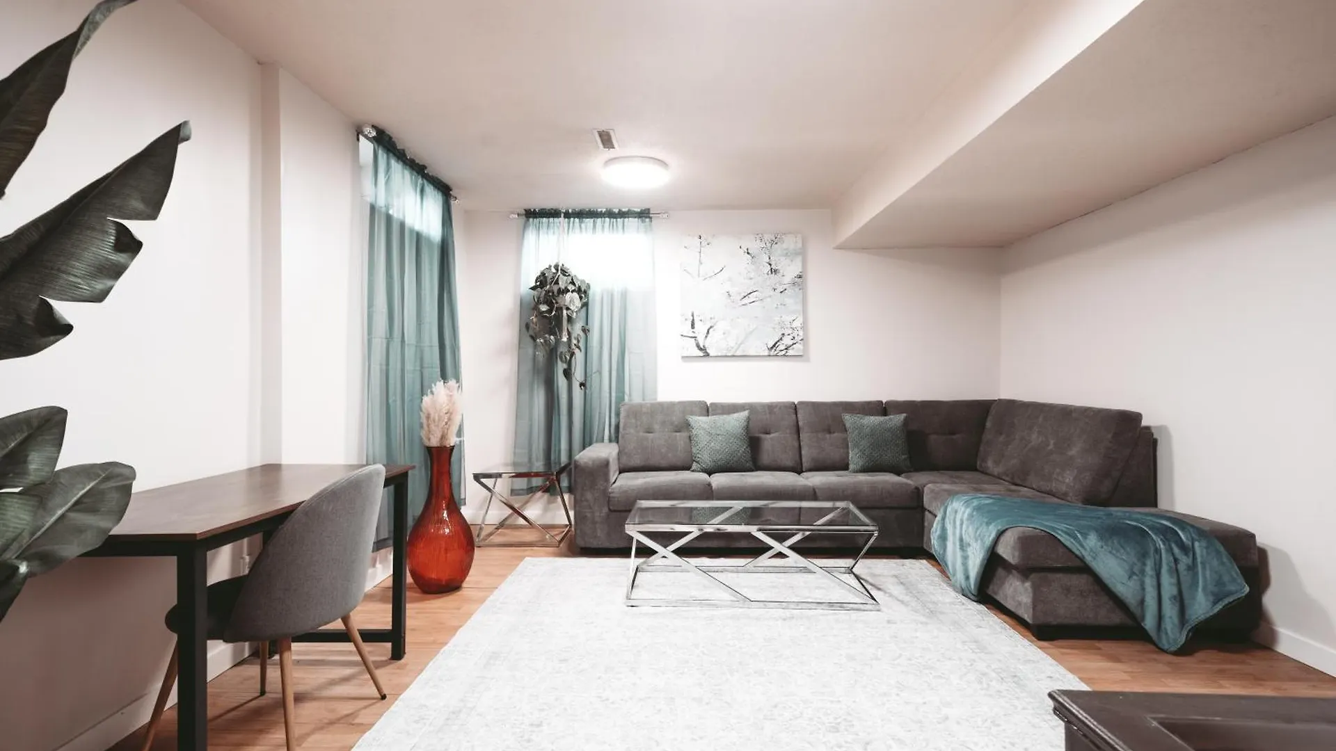 Villa Dreams Off 16Th YYC