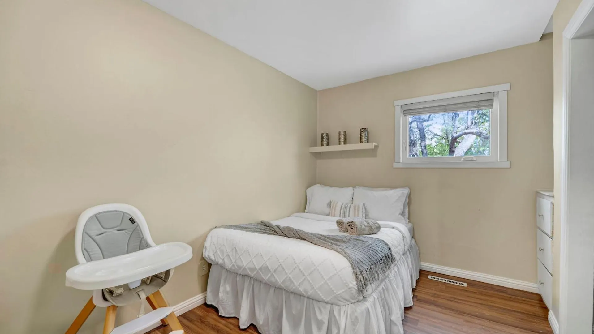 Dreams Off 16Th Villa YYC